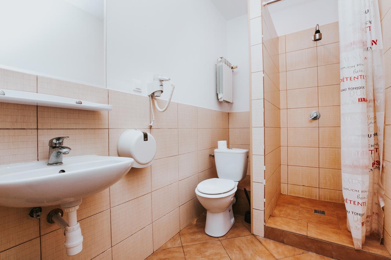 Erasmus Dorm Warsawa Bagian luar foto